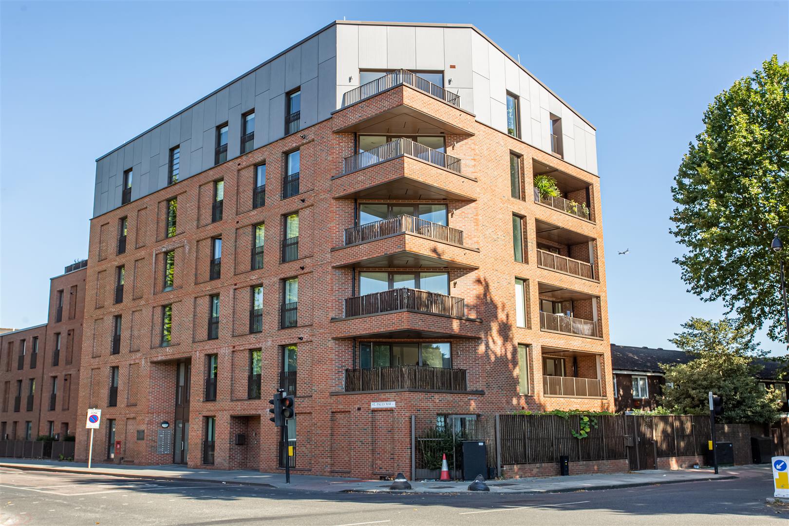 2 bed property in Furlong Court, Mile End
